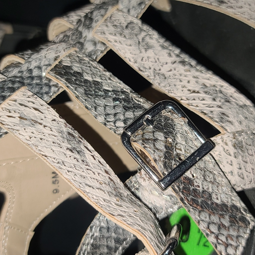 Sandals NWOT - Picture 11 of 12